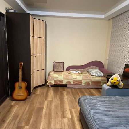 Apartment 30 M2 On Sergei Esenin 11 Harkiv Exterior foto