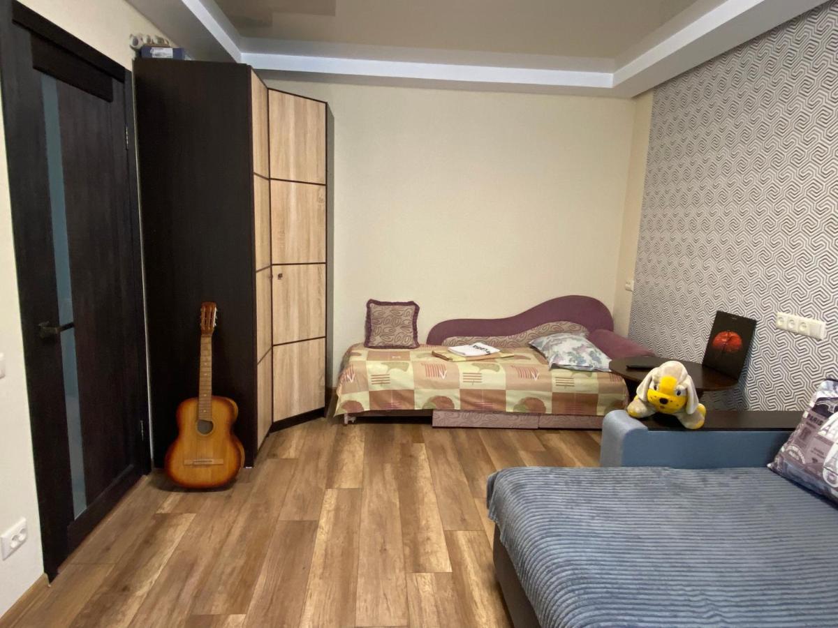 Apartment 30 M2 On Sergei Esenin 11 Harkiv Exterior foto