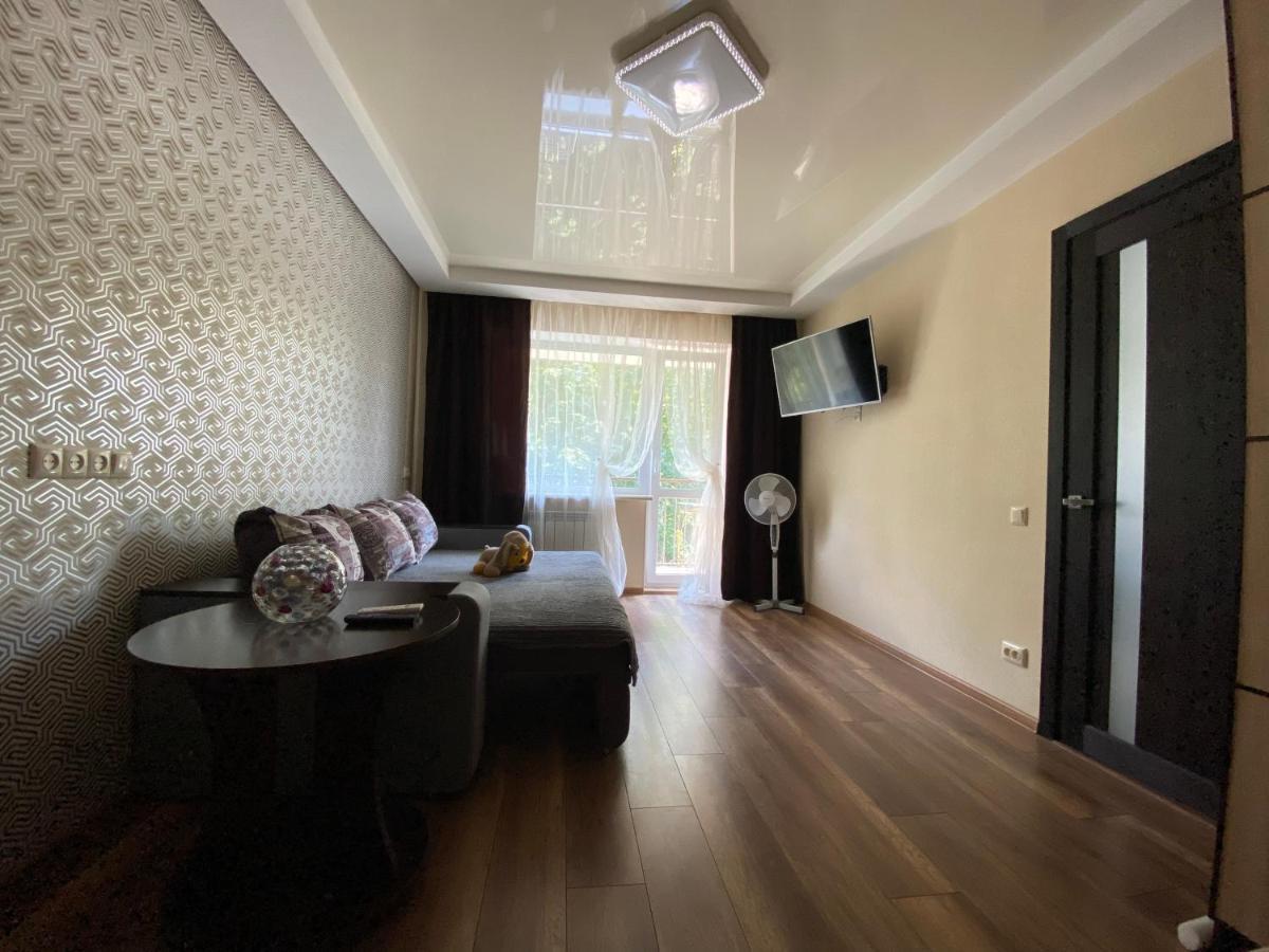 Apartment 30 M2 On Sergei Esenin 11 Harkiv Exterior foto