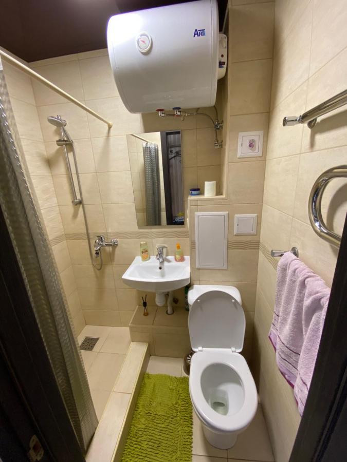 Apartment 30 M2 On Sergei Esenin 11 Harkiv Exterior foto