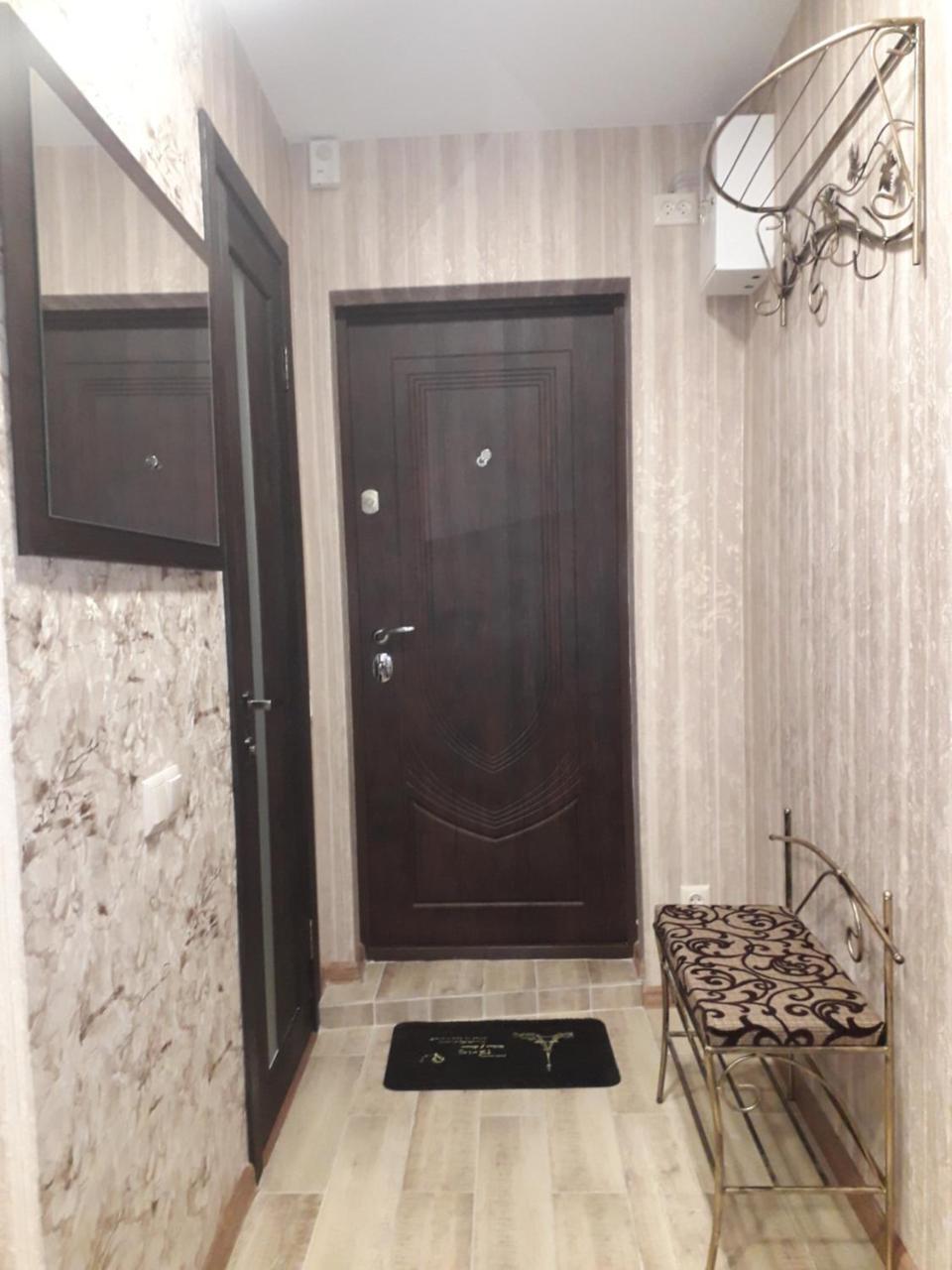 Apartment 30 M2 On Sergei Esenin 11 Harkiv Exterior foto