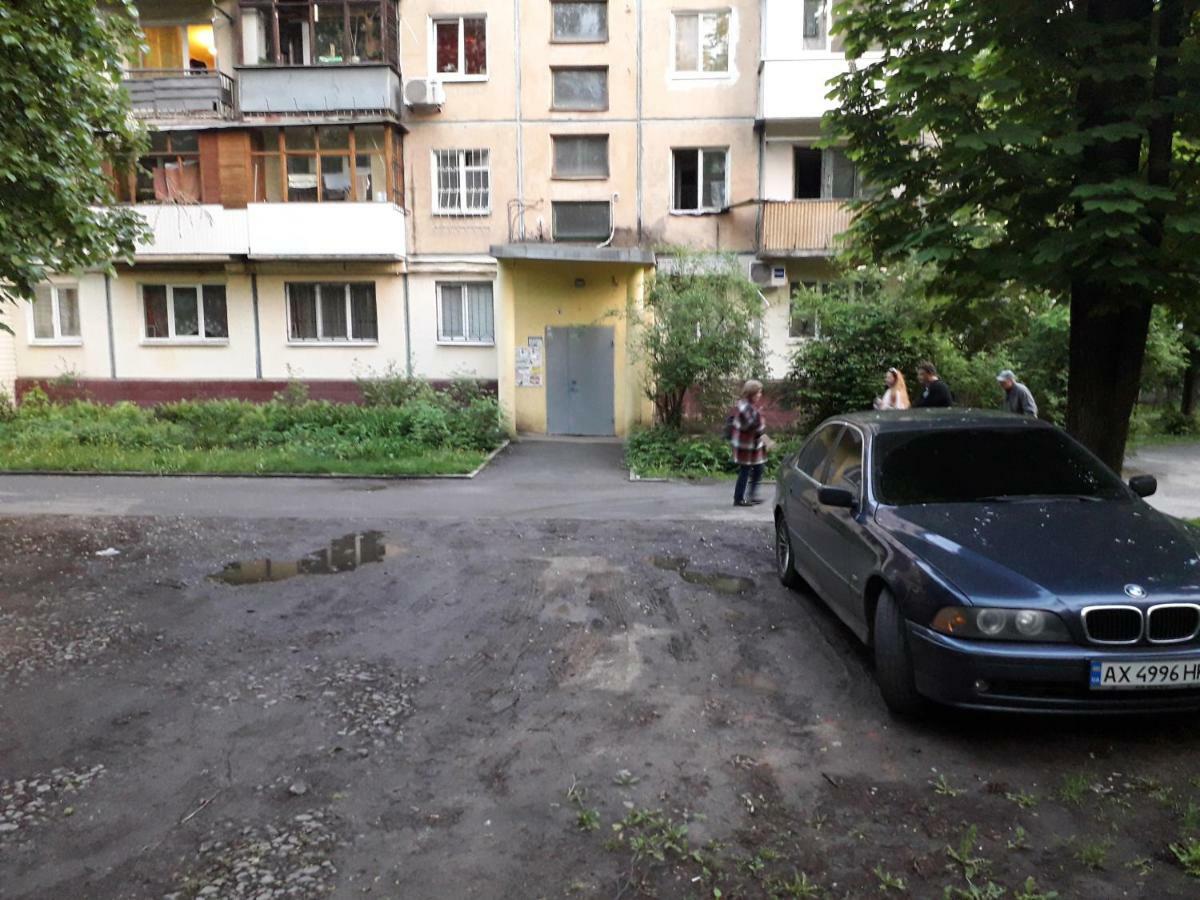Apartment 30 M2 On Sergei Esenin 11 Harkiv Exterior foto