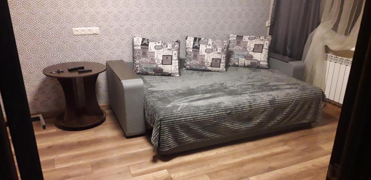 Apartment 30 M2 On Sergei Esenin 11 Harkiv Exterior foto